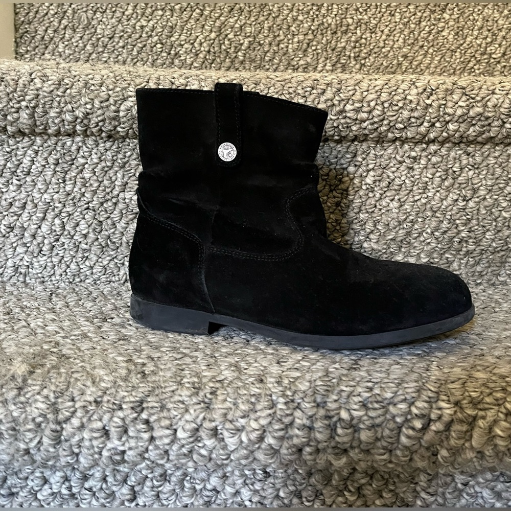 Awesome comfortable fall Birkenstock booties. Worn 3 times.